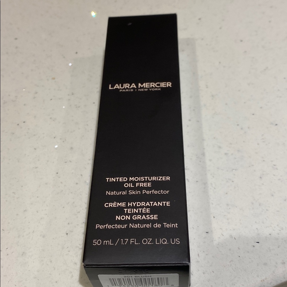 Laura Mercier Tinted Moisturizer 2C1 Blush - Picture 4 of 11